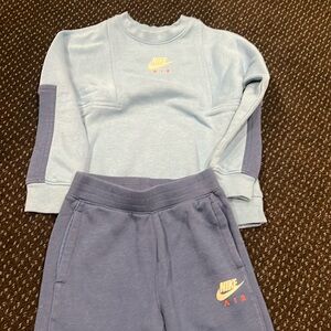 Nike sweatsuit like new size 6/7